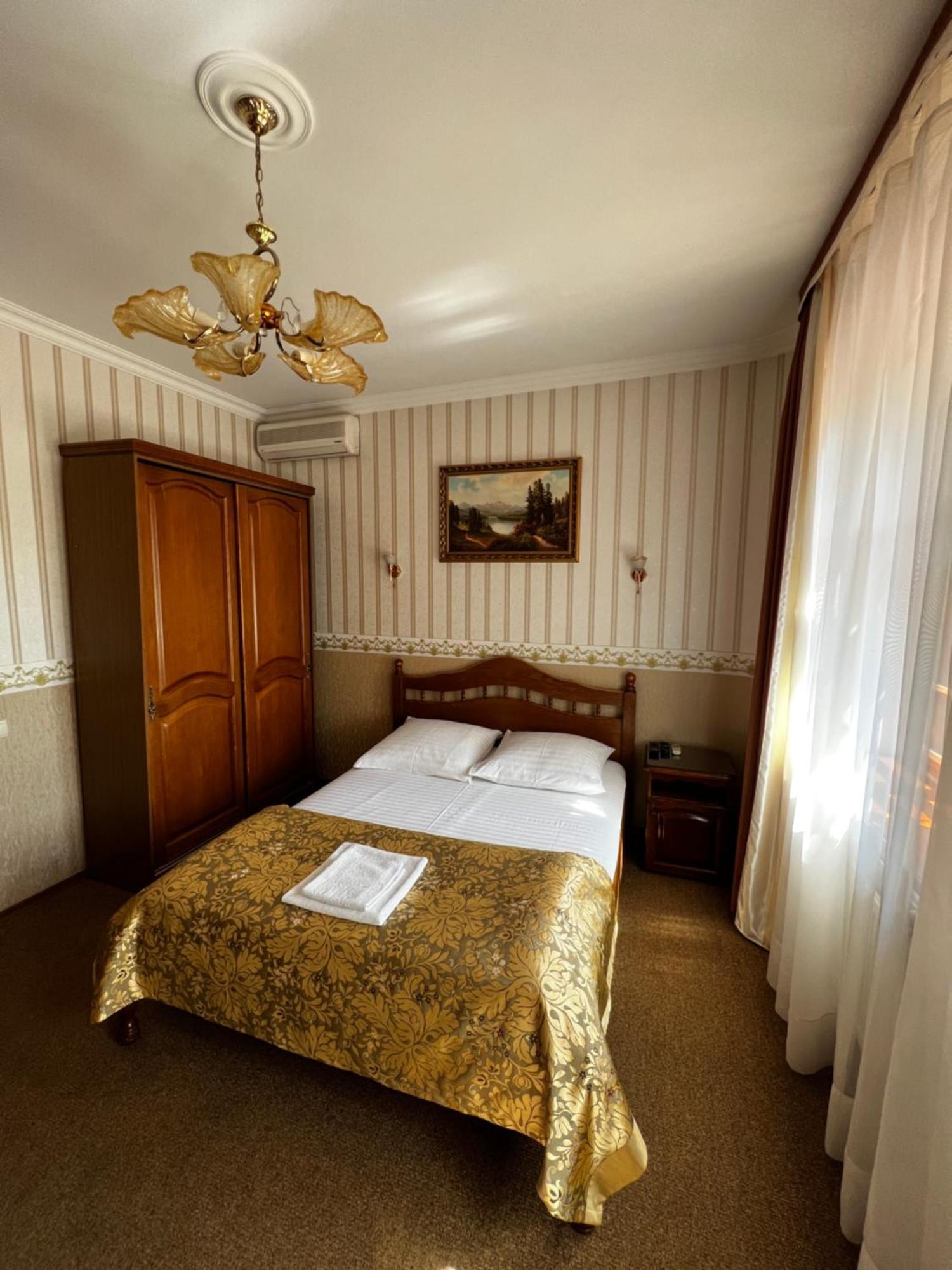 Hotel Zolotoy Fazan Mikołajów Zewnętrze zdjęcie